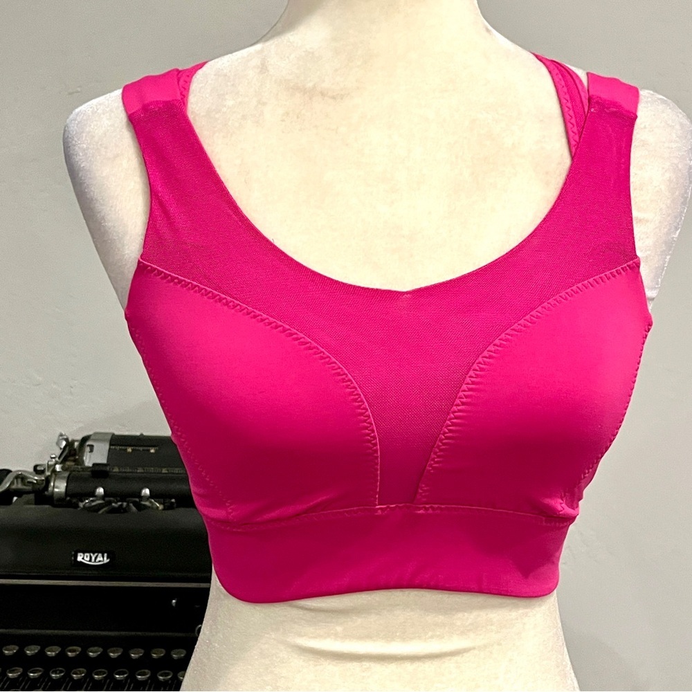 Lululemon Pink Criss-Cross Back Sports Bra - Size 4 - Picture 2 of 8